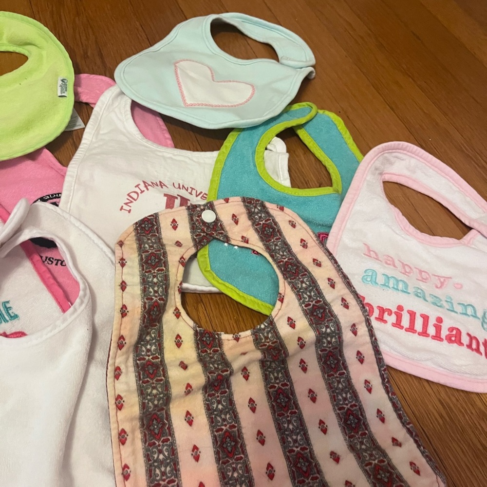 Lot of 13 cloth bibs - all in great condition! Various colors